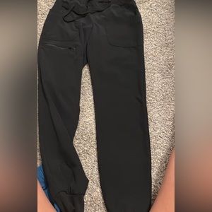 XS Shirt, Small Pants. HeartSoul Black Women's Scrubs